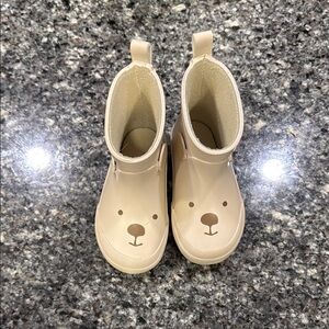 H&M Tan Rain & Snow Boots with Bear Design